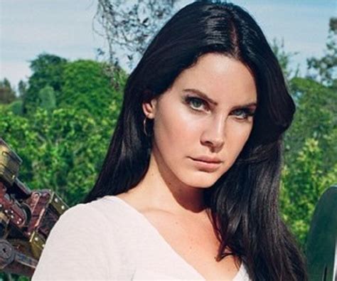 lana del rey biography facts childhood family life achievements
