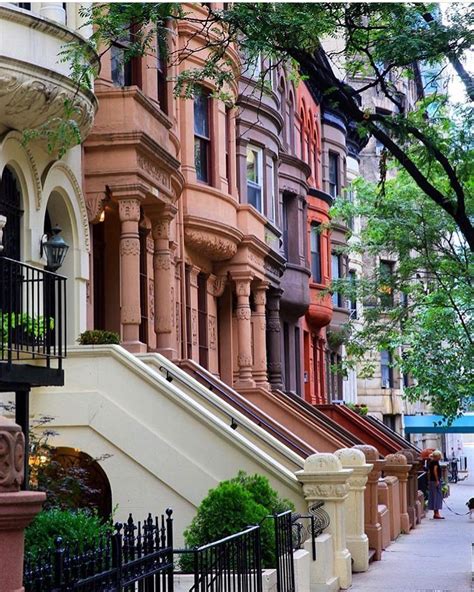 welcome to the upper west side 📸 marzenka new york