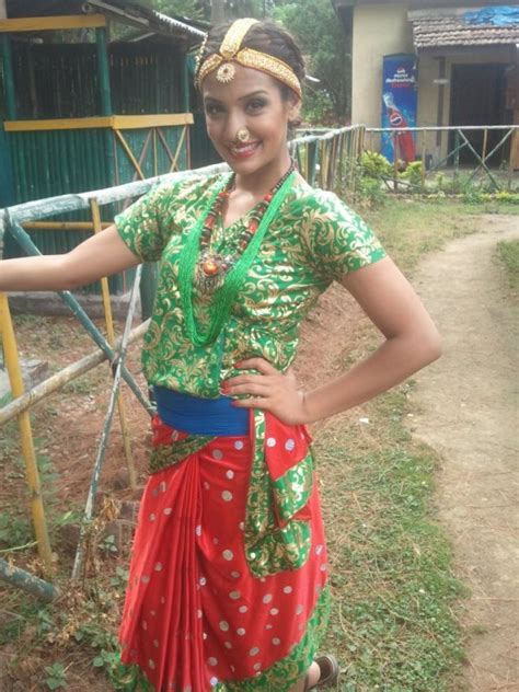 list of synonyms and antonyms of the word nepalese dress