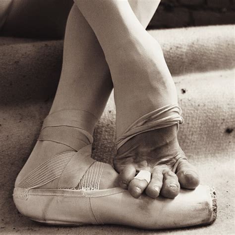 Toda Bailarina Tem Série De Fotos Surpreendentes Mostram Os Ossos Do