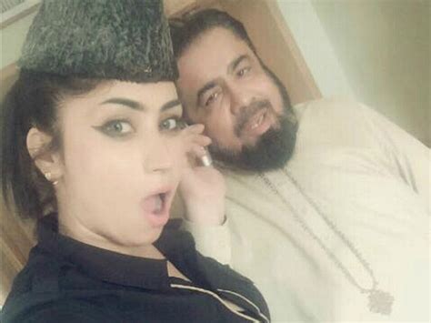 pakistan mufti demoted for taking selfie with social media celebrity breitbart