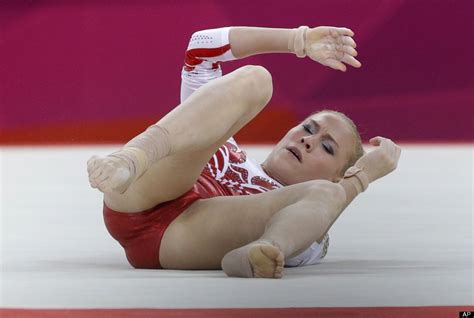 Olympic Gymnastics Champions Injured Gymnastics Olympic
