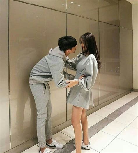 Pin By ༺ 𝒸𝒶𝓂𝒾𝓁𝒶 ༻ On Uʟzzᴀɴԍ Couples Korean Couple Couples Asian