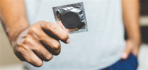 memakai kondom  benar  tidak hamil farmakucom