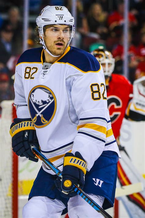 marcus foligno signs  year contract  minnesota wild