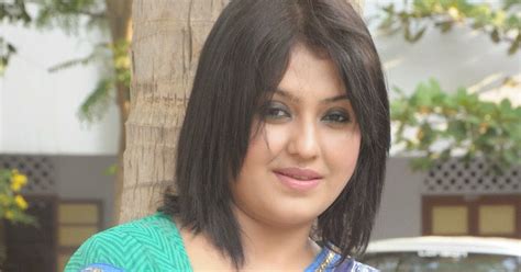Sona Hot Hd Pics Tamil Aunty Actress In Saree Photos Saree Below
