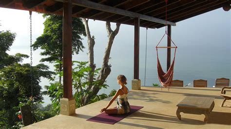 international yoga day   yoga retreats    good  resorts