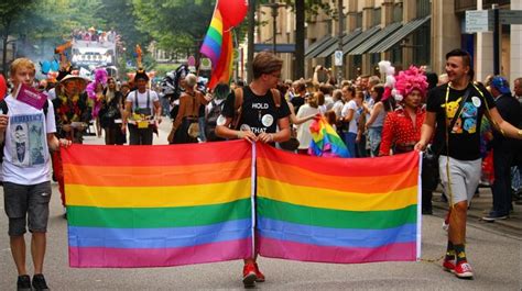 Costa Ricans Rejoice Gay Marriage Ruling In Pride Parade