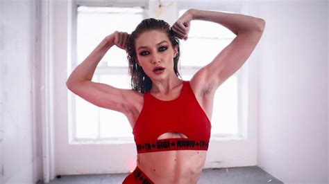 Gigi Hadid Shows Her Unshaven Armpits For Love Advent 2017