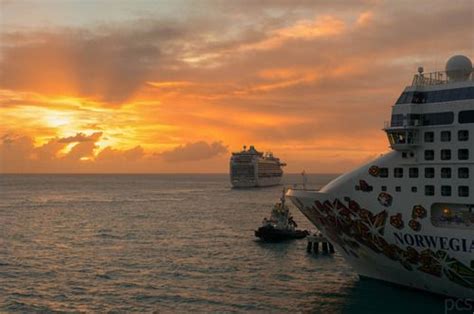 cruise ships  sunset philippsburg st maarten antilles caribbean