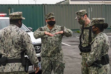 U S Navy Security Forces Train For High Risk Traffic Stops Nara