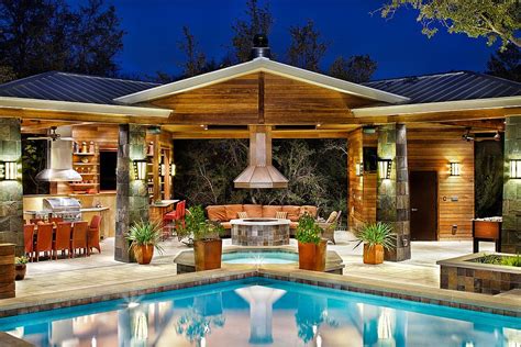 pool houses  complete  dream backyard retreat