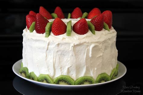 mountain mama strawberry kiwi cake