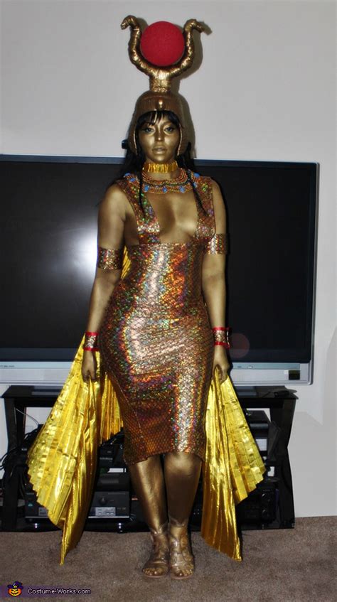 The Goddess Isis Costume Photo 5 10