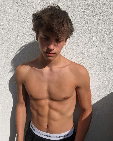 Oscar Rose 🥀 Sur Instagram 16 Twinks Shirtless Guys