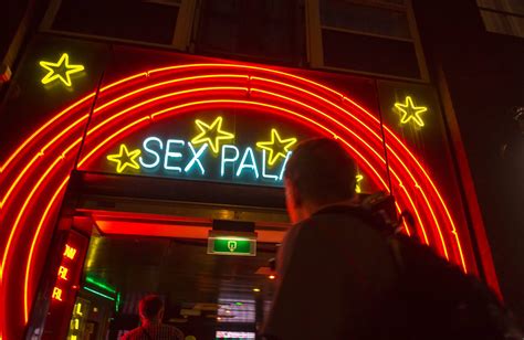 the guide to strip clubs in las vegas