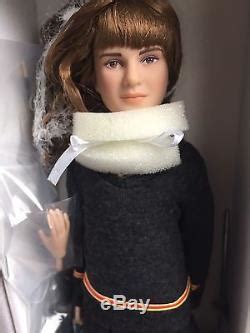 tonner doll harry potter collection hermione granger  doll complete