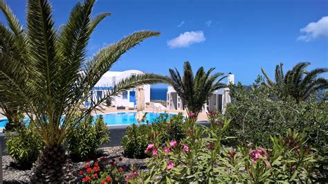 Top 10 Cheap Hotels In Oia Santorini Itsallbee Travel Blog