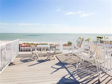 sanibel island luxury beachfront vacation condo  bedrooms