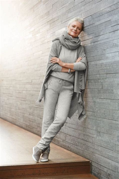 comfortable  stylish outfit  older ladies  casual outfit ideas  women