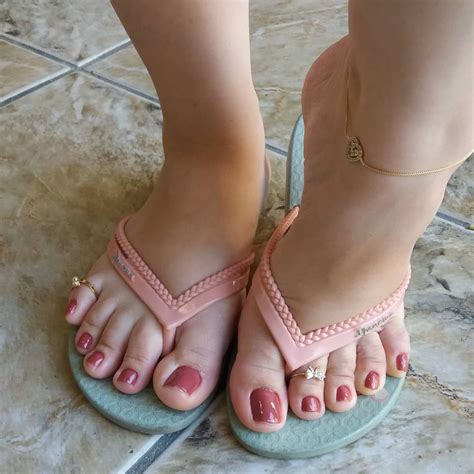 Top 100 Pictures Pictures Of Pretty Womens Feet Stunning
