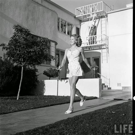 pictures of beautiful lana turner in hollywood ca 1940 ~ vintage everyday