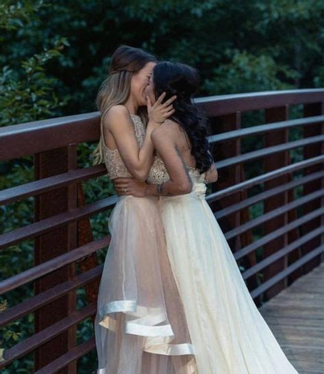 100 lesbians kissing ideas lesbians kissing cute lesbian couples