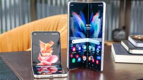 samsung galaxy  fold   flip  gains stable android     mobile legends