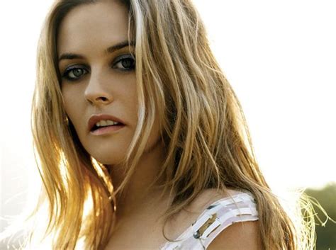 alicia silverstone   years shes    vegan