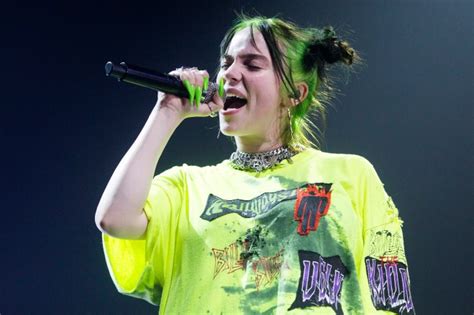 billie eilish captivates  crowd      sold  nights   shrine