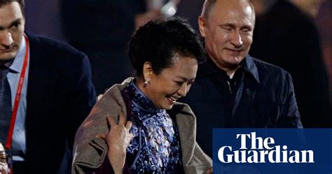Vladimir Putin’s Gallantry Gets Cold Shoulder At Chilly Apec Summit