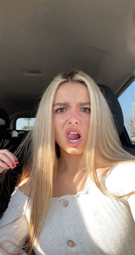 Addison Rae Latest Story On Snapchat In 2021 Blonde Hair Looks