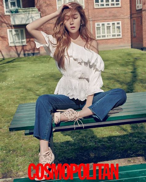 Jessica Jung Nghien Combo So Mi Jeans Hinh Anh 8 Jessica Jung