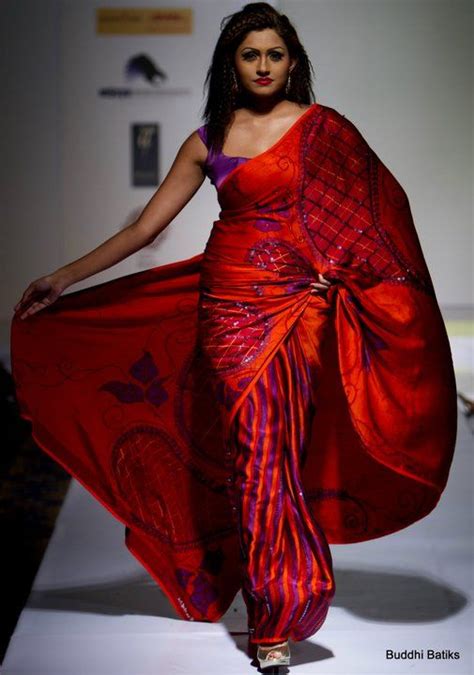 lovely fashion style saree