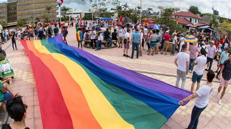 Le Costa Rica Légalise Le Mariage Gay Une Première En Amérique Centrale