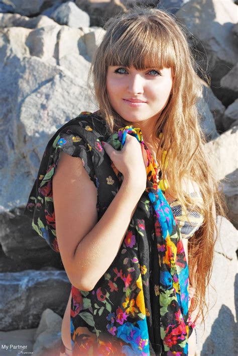 dating service to meet gorgeous ukrainian girl olga from melitopol ukraine