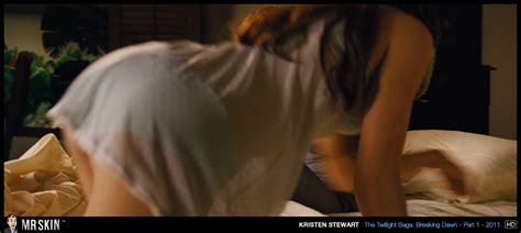 Naked Kristen Stewart In The Twilight Saga Breaking Dawn