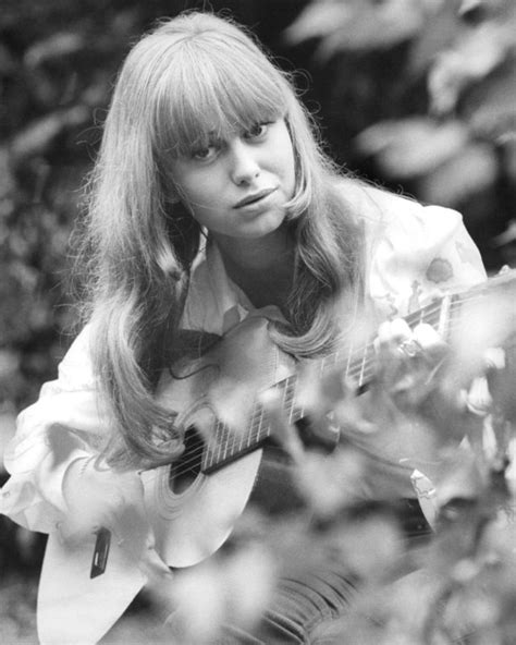 20 Stunning Black And White Photos Of British Actress Susan George From