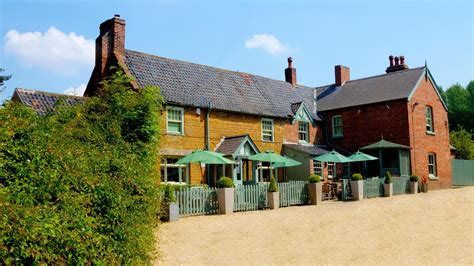 cool hotel guide  chequers inn grantham lincolnshire travel