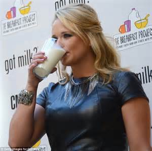 Miranda Lambert Unveils Her Milk Mustache For The Got Milk Campaign