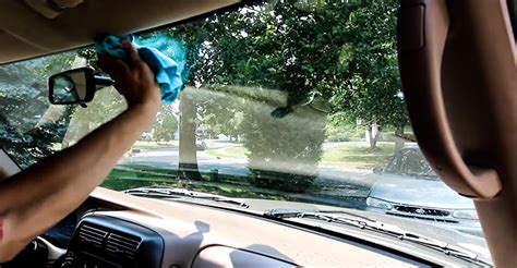 clean    windshield autos square