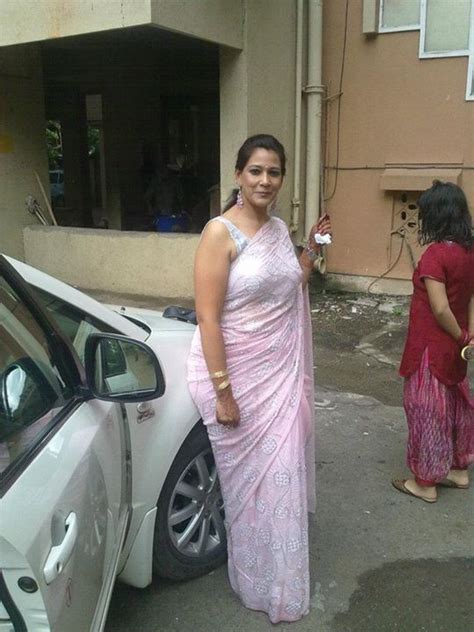 Sexy Figure Indian Aunties Pinterest Desi Saree And