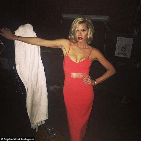 Bachelorette Sophie Monk Named Sexiest Person Of 2017 Daily Mail Online