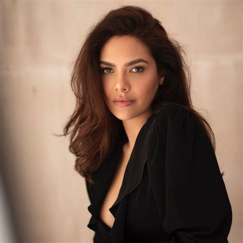 esha gupta stills