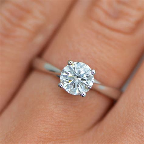 carat  cut fvs diamond solitaire engagement ring  white