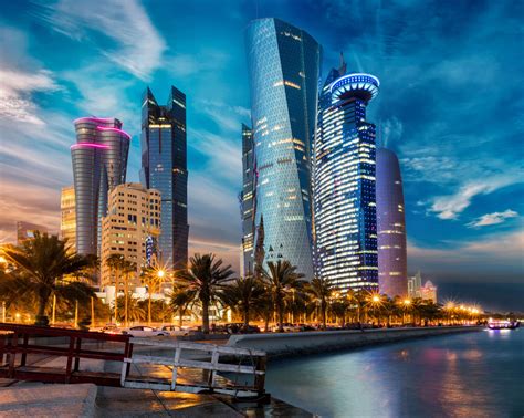 book  stopover package  doha    night  flying qatar