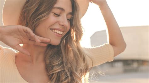 How To Get Perfect Beachy Waves Without Using Heat