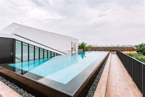 spectacular contemporary swimming pool designs
