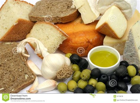 kaas brood en olijven stock foto image  eigengemaakt