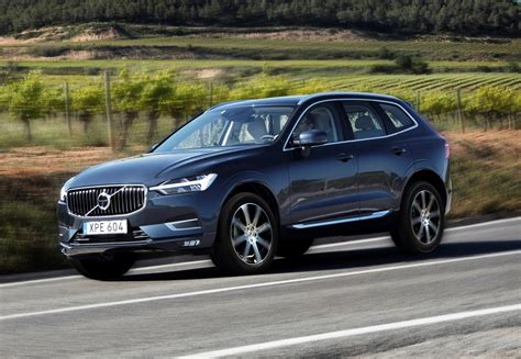 volvo xc suv  driving performance parkers